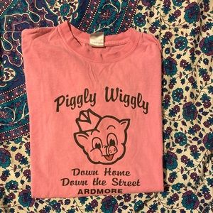 vintage piggly wiggly tee shirt 🐷
